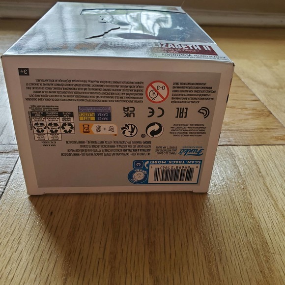 Funko The Royal Family Queen Elizabeth II - Picture 2 of 8